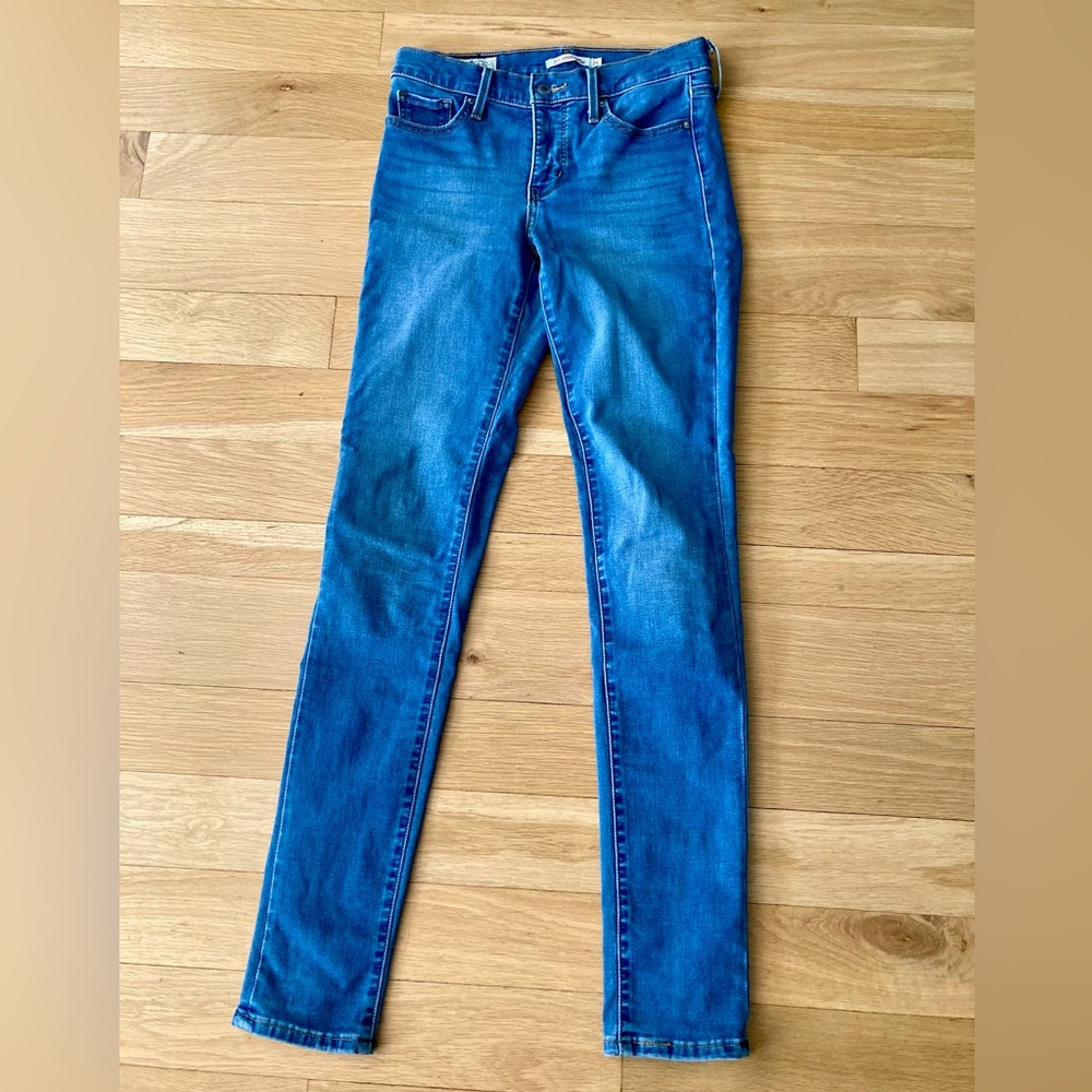 Levi’s 311 W26